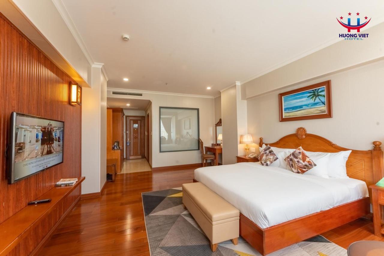 Huong Viet Hotel Quy Nhon - Beachfront Buitenkant foto
