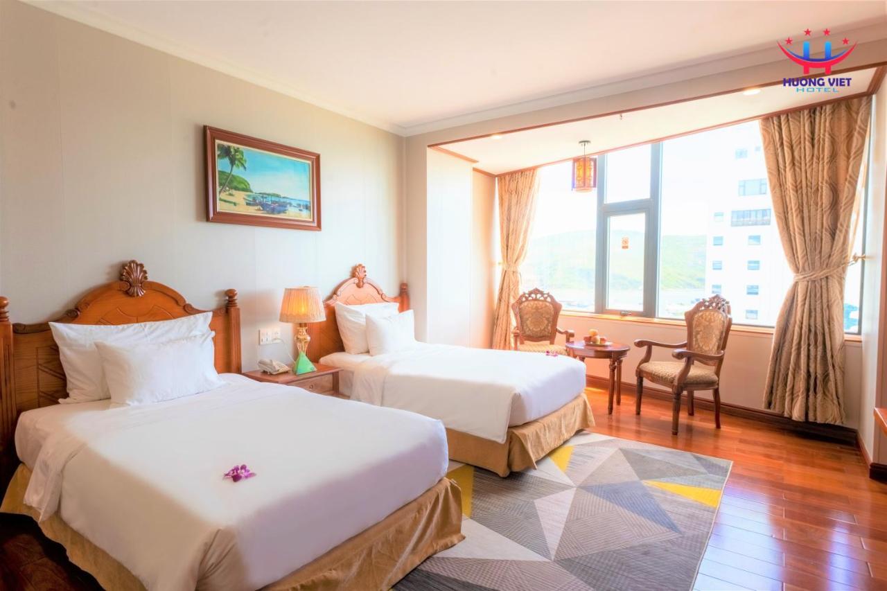 Huong Viet Hotel Quy Nhon - Beachfront Buitenkant foto