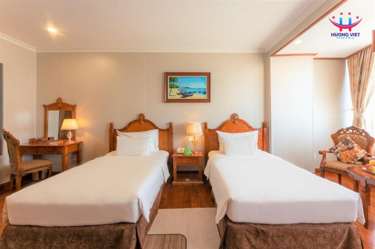 Huong Viet Hotel Quy Nhon - Beachfront Buitenkant foto