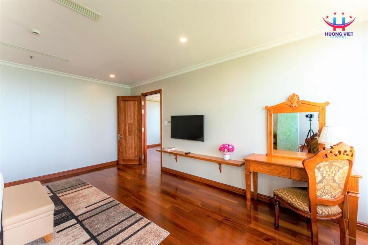 Huong Viet Hotel Quy Nhon - Beachfront Buitenkant foto