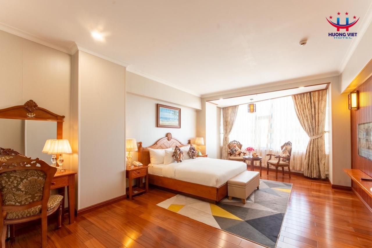 Huong Viet Hotel Quy Nhon - Beachfront Buitenkant foto