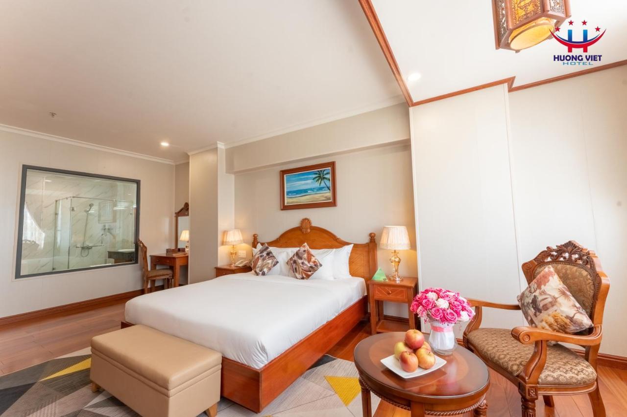 Huong Viet Hotel Quy Nhon - Beachfront Buitenkant foto