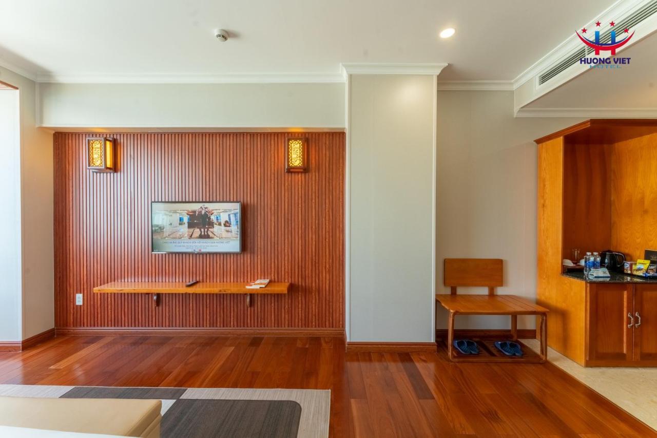 Huong Viet Hotel Quy Nhon - Beachfront Buitenkant foto