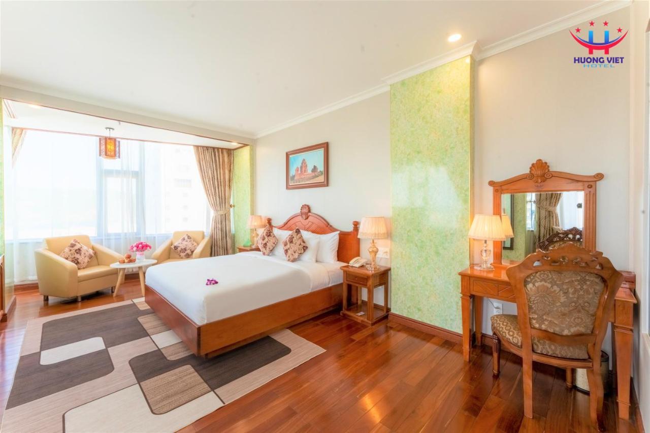 Huong Viet Hotel Quy Nhon - Beachfront Buitenkant foto