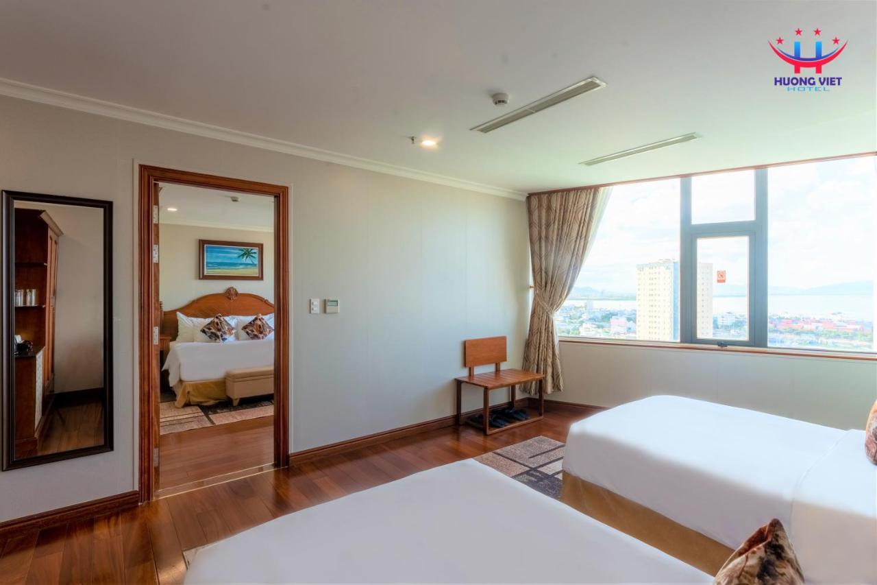 Huong Viet Hotel Quy Nhon - Beachfront Buitenkant foto