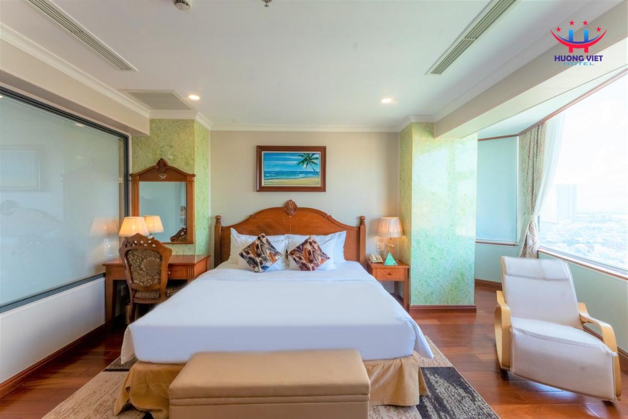 Huong Viet Hotel Quy Nhon - Beachfront Buitenkant foto
