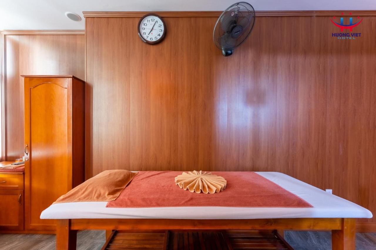 Huong Viet Hotel Quy Nhon - Beachfront Buitenkant foto